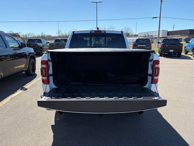2022 RAM 1500 Laramie Crew Cab 4x4 5'7' Box