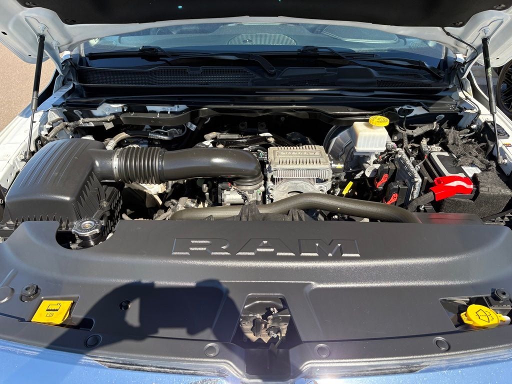 2022 RAM 1500 Laramie Crew Cab 4x4 5'7' Box