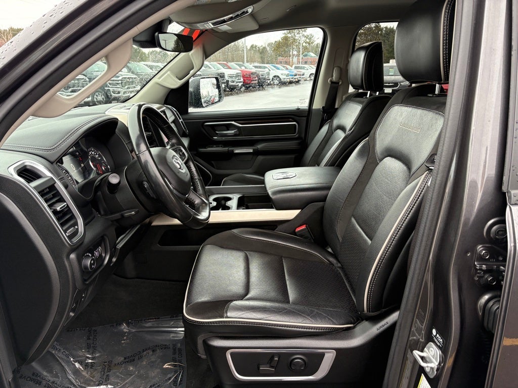 2022 RAM 1500 Laramie Crew Cab 4x4 5'7' Box