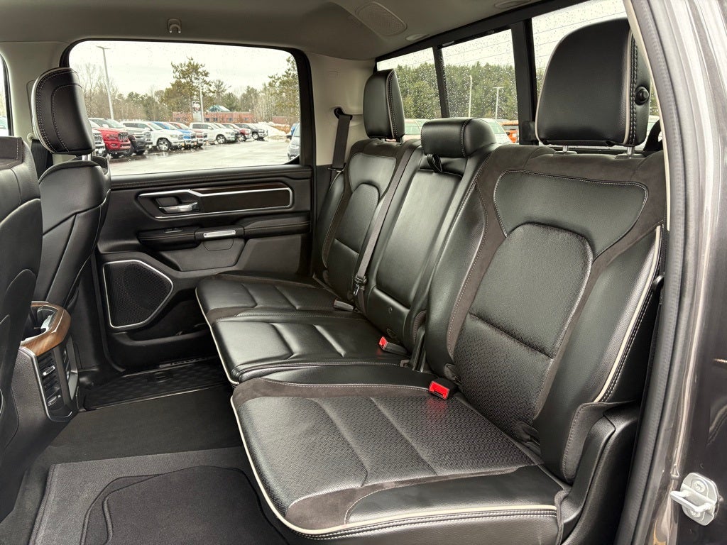 2022 RAM 1500 Laramie Crew Cab 4x4 5'7' Box