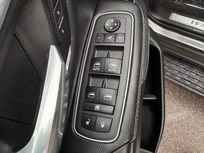 2022 RAM 1500 Laramie Crew Cab 4x4 5'7' Box