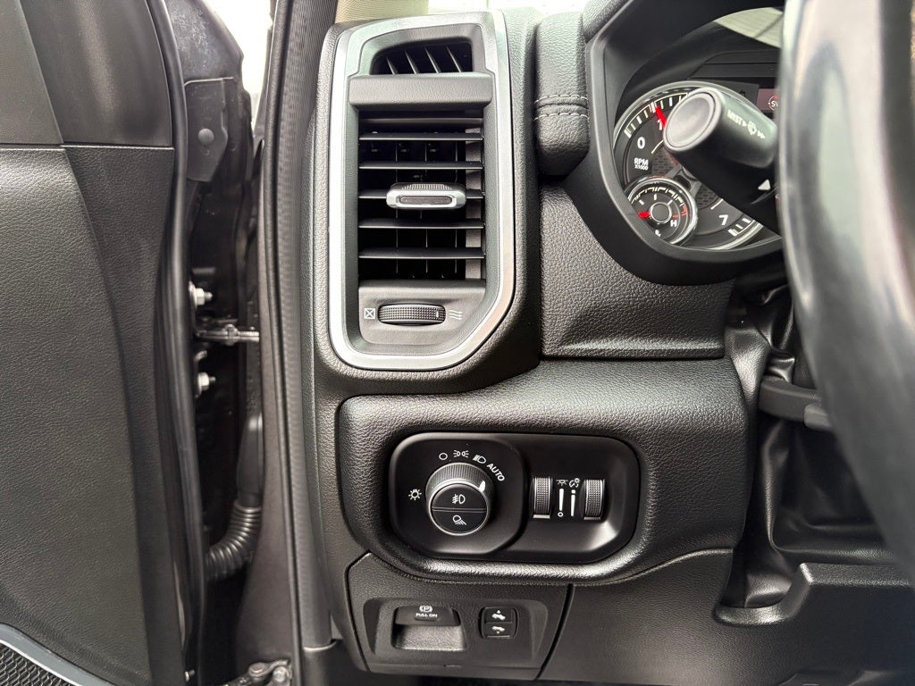 2022 RAM 1500 Laramie Crew Cab 4x4 5'7' Box