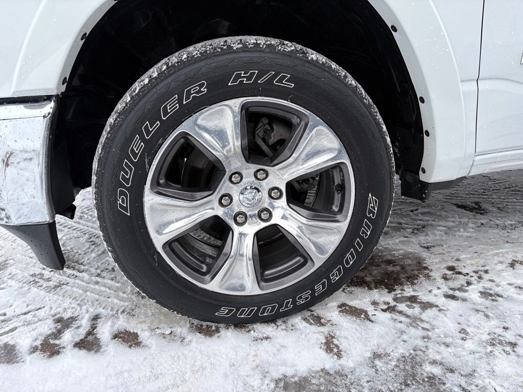 2022 RAM 1500 Laramie Crew Cab 4x4 5'7' Box