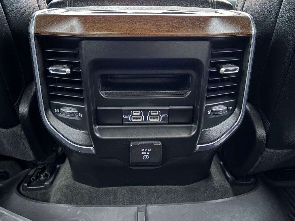 2022 RAM 1500 Laramie Crew Cab 4x4 5'7' Box