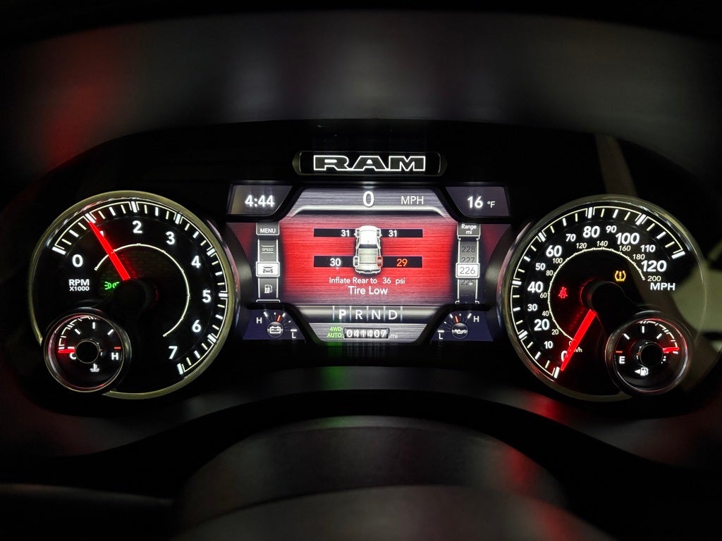 2022 RAM 1500 Laramie Crew Cab 4x4 5'7' Box