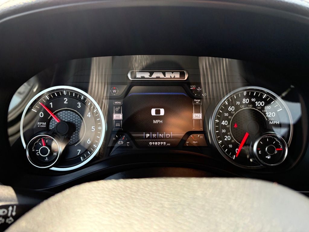 2024 RAM 1500 Laramie Crew Cab 4x4 5'7' Box