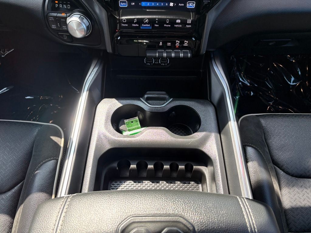 2024 RAM 1500 Laramie Crew Cab 4x4 5'7' Box