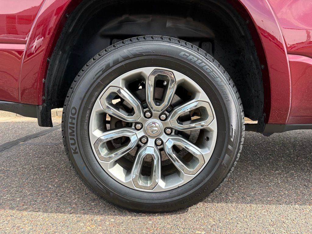 2019 RAM 1500 Laramie Crew Cab 4x4 5'7' Box