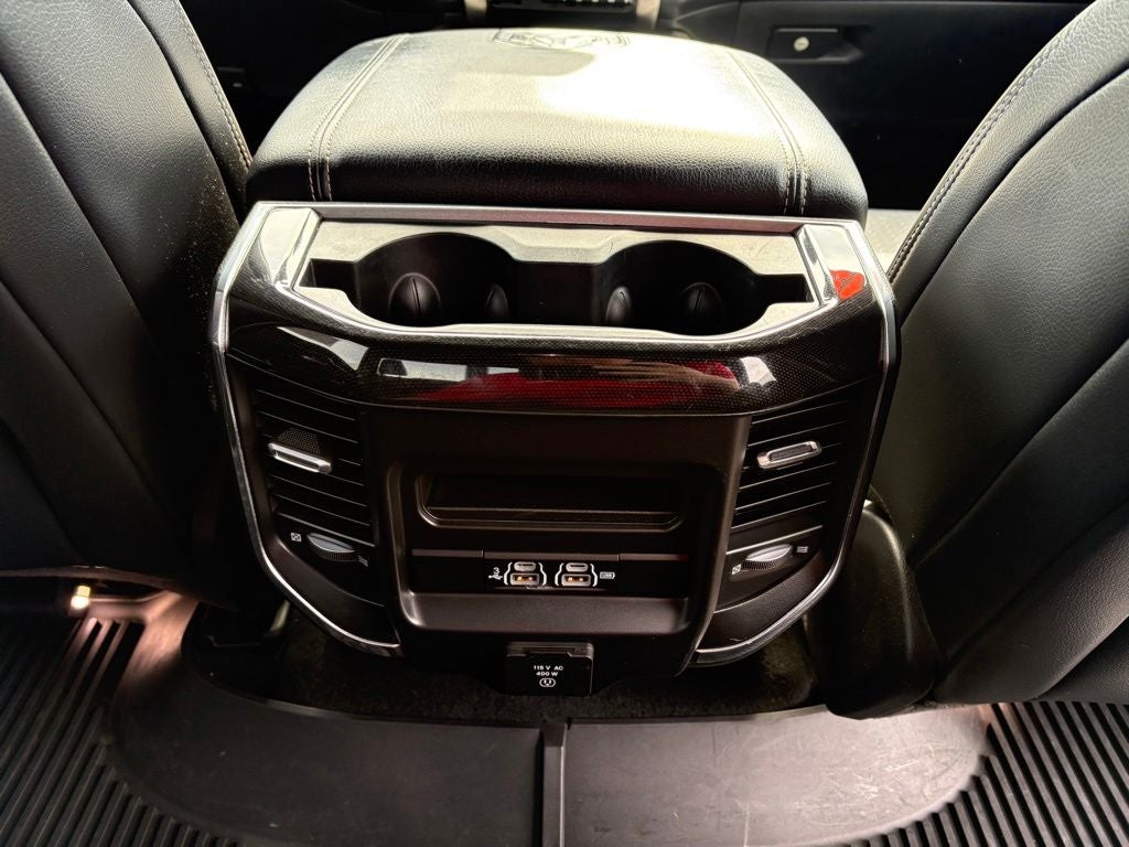 2019 RAM 1500 Laramie Crew Cab 4x4 5'7' Box