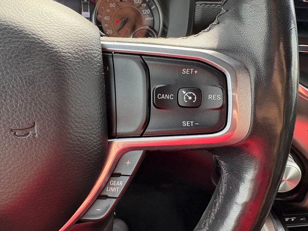 2019 RAM 1500 Laramie Crew Cab 4x4 5'7' Box