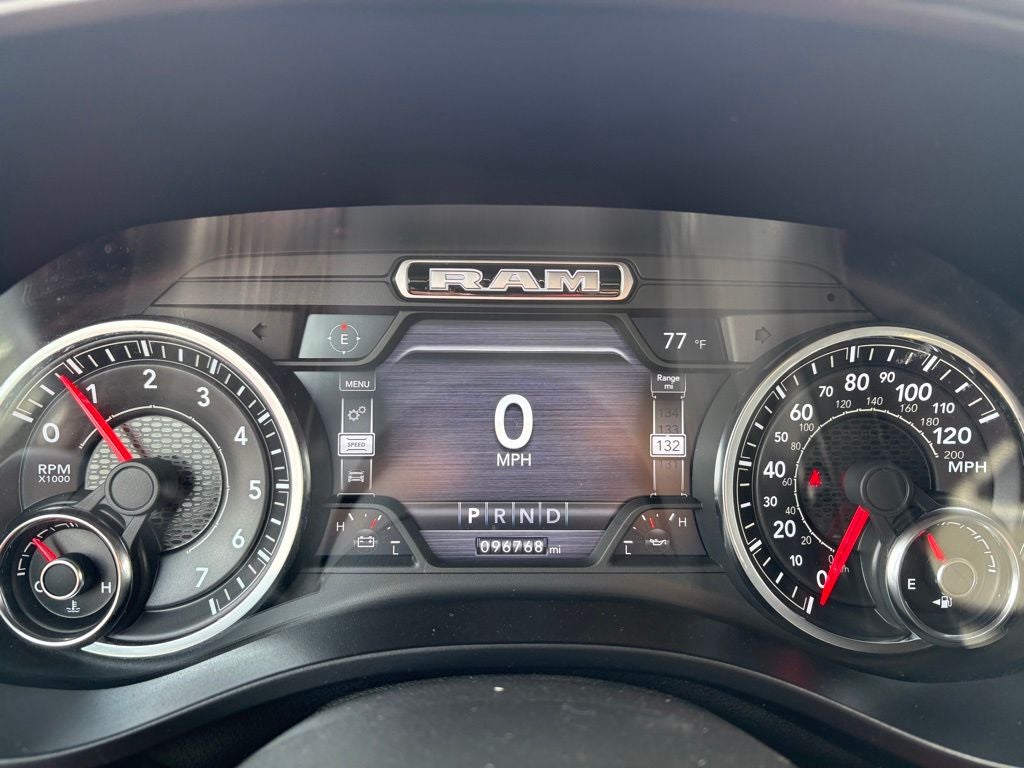 2019 RAM 1500 Laramie Crew Cab 4x4 5'7' Box