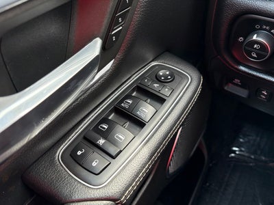 2019 RAM 1500 Laramie Crew Cab 4x4 5'7' Box