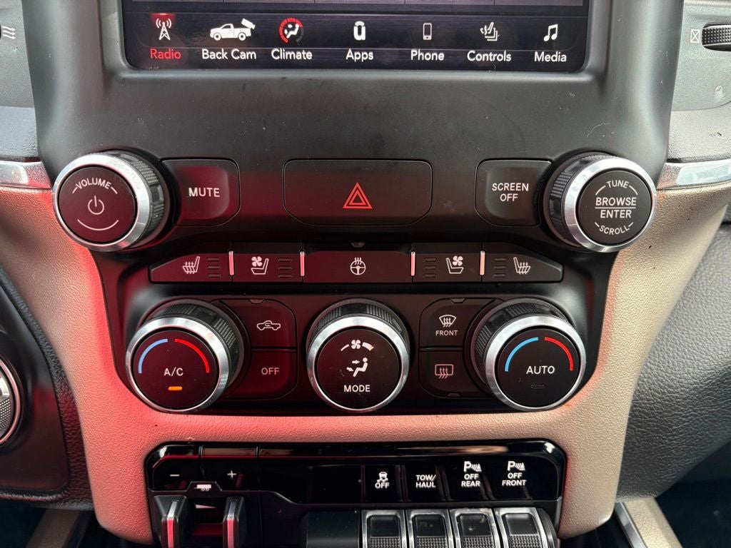 2019 RAM 1500 Laramie Crew Cab 4x4 5'7' Box