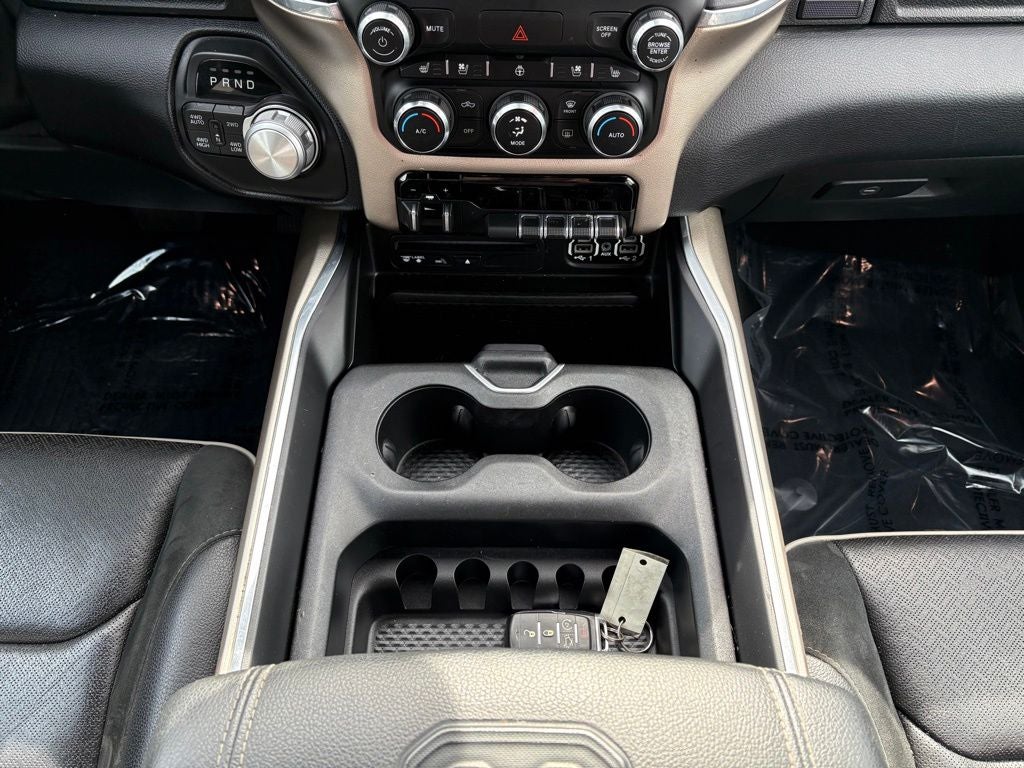 2019 RAM 1500 Laramie Crew Cab 4x4 5'7' Box