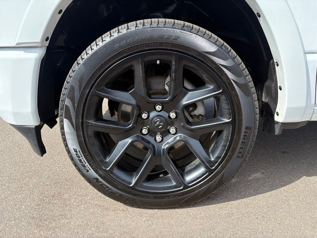 2020 RAM 1500 Laramie Crew Cab 4x4 5'7' Box