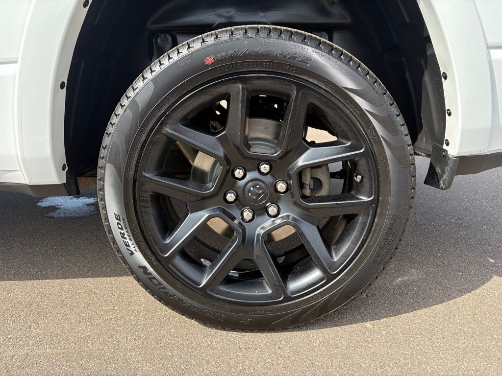 2020 RAM 1500 Laramie Crew Cab 4x4 5'7' Box