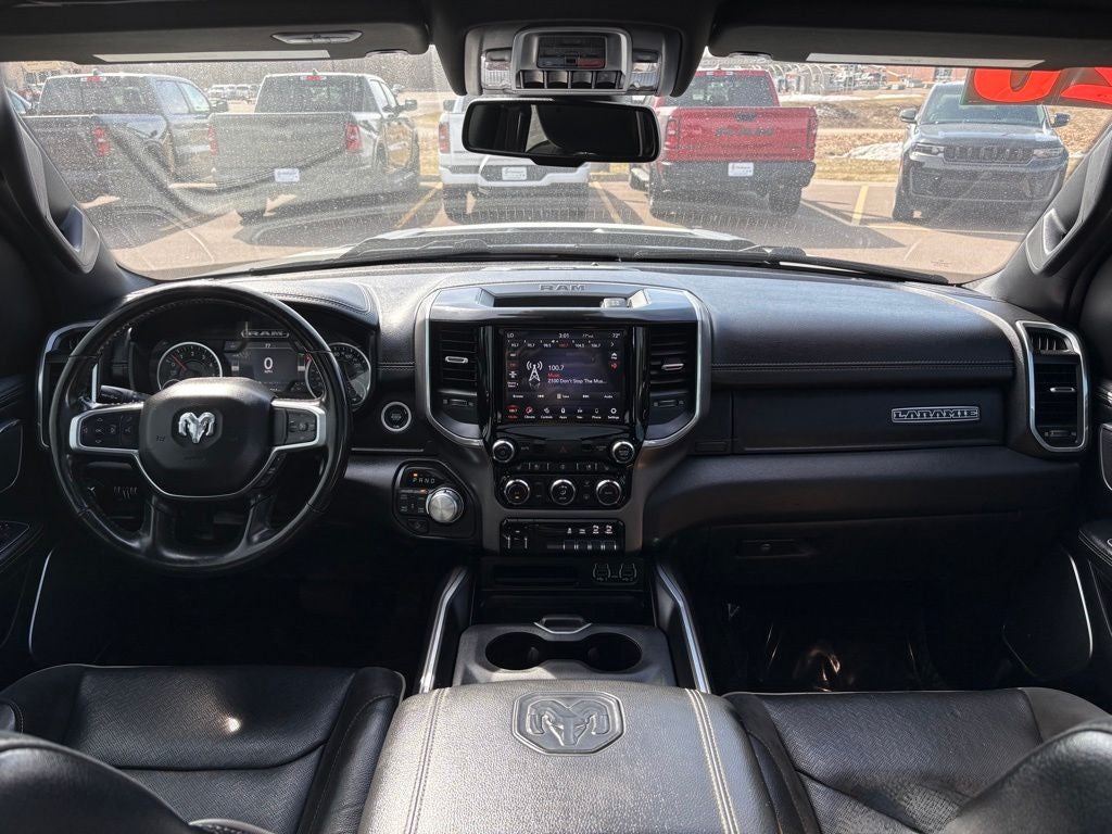 2020 RAM 1500 Laramie Crew Cab 4x4 5'7' Box