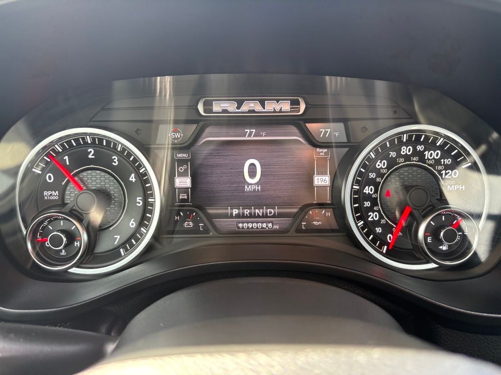 2020 RAM 1500 Laramie Crew Cab 4x4 5'7' Box