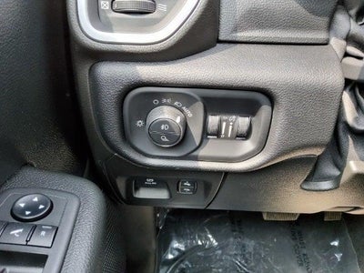 2019 RAM 1500 Big Horn/Lone Star Crew Cab 4x4 6'4' Box