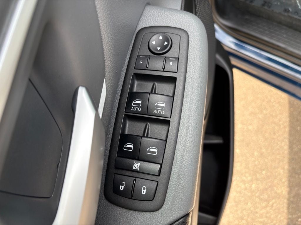 2022 RAM 1500 Big Horn Crew Cab 4x4 6'4' Box