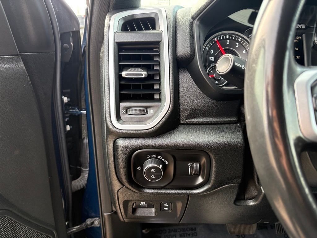 2022 RAM 1500 Big Horn Crew Cab 4x4 6'4' Box