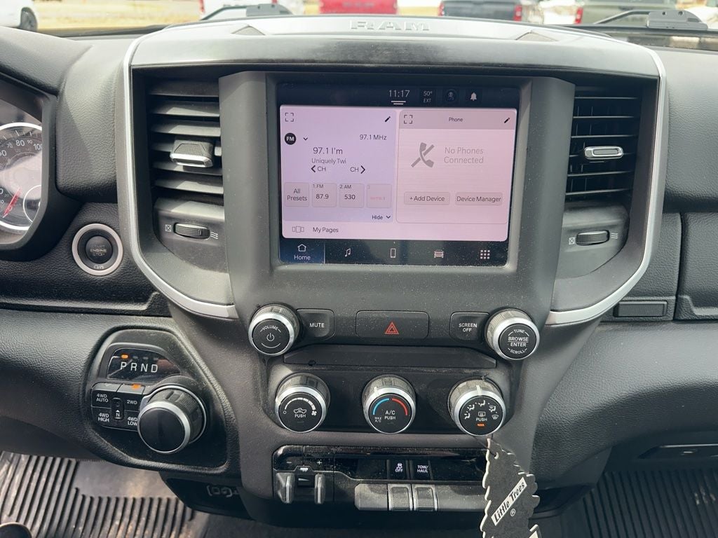 2022 RAM 1500 Big Horn Crew Cab 4x4 6'4' Box