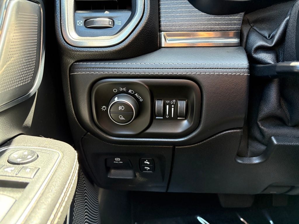 2020 RAM 1500 Limited Crew Cab 4x4 6'4' Box