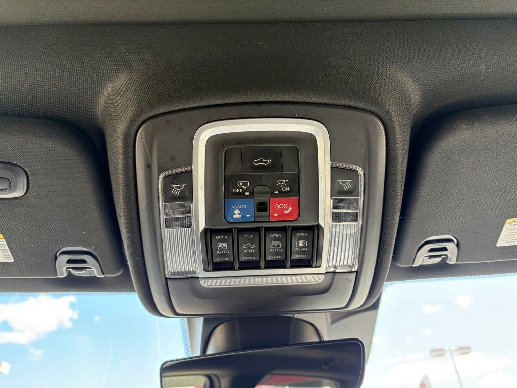 2020 RAM 1500 Limited Crew Cab 4x4 6'4' Box