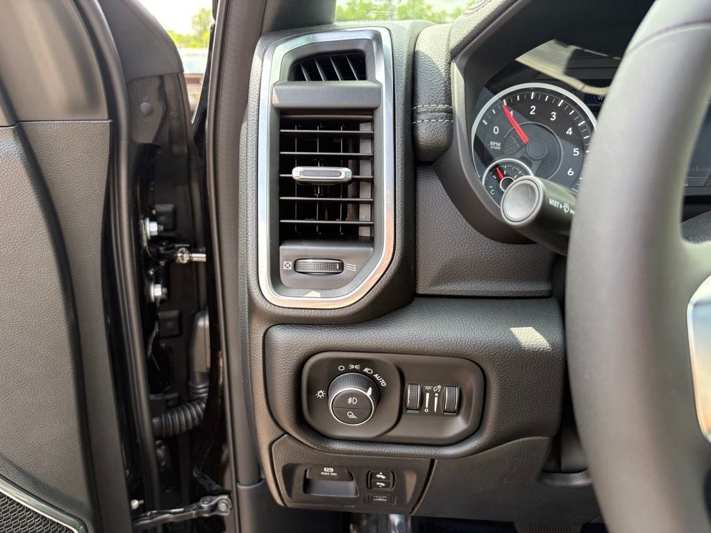 2026 RAM Ram 1500 RAM 1500 LARAMIE CREW CAB 4X4 6'4' BOX