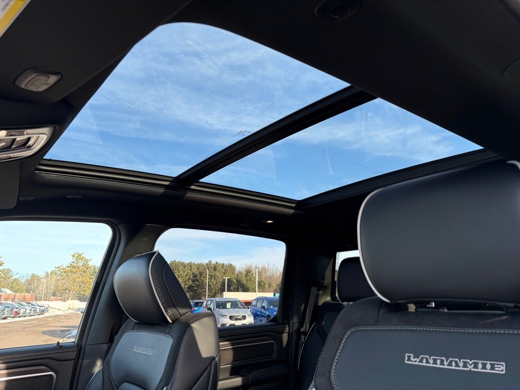 2026 RAM Ram 1500 RAM 1500 LARAMIE CREW CAB 4X4 6'4' BOX