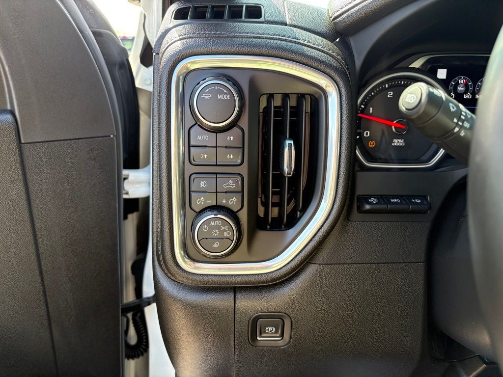 2023 Chevrolet Silverado 3500HD 4WD Crew Cab Standard Bed LTZ