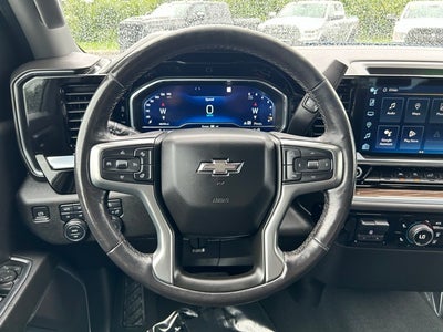 2022 Chevrolet Silverado 1500 4WD Crew Cab Short Bed RST