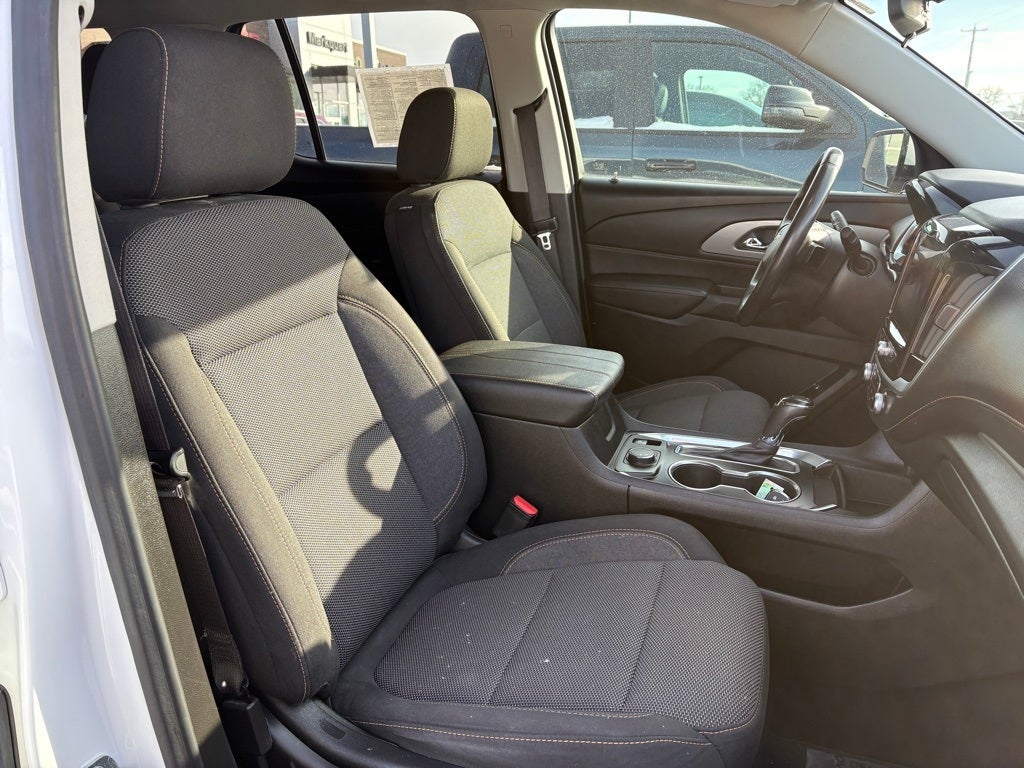 2020 Chevrolet Traverse AWD LT Cloth