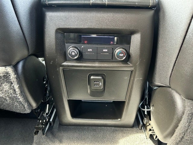 2023 Chevrolet Traverse AWD LT Leather