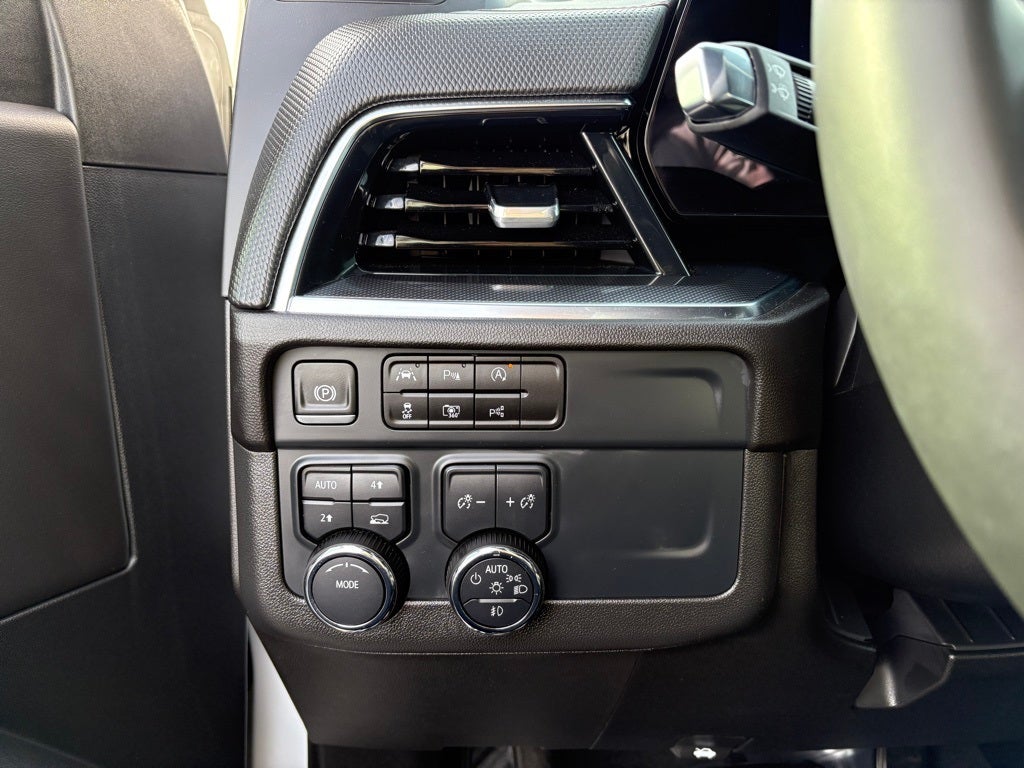 2025 Chevrolet Tahoe 4WD RST