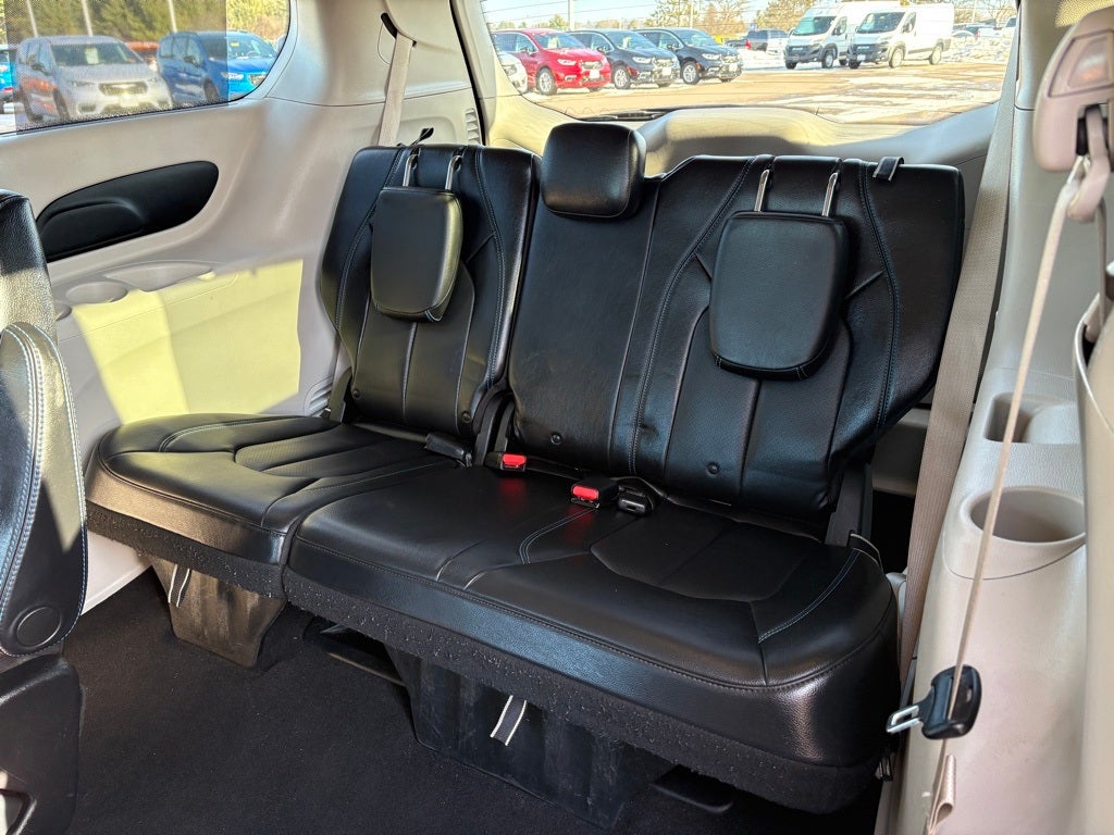 2021 Chrysler Pacifica Touring L