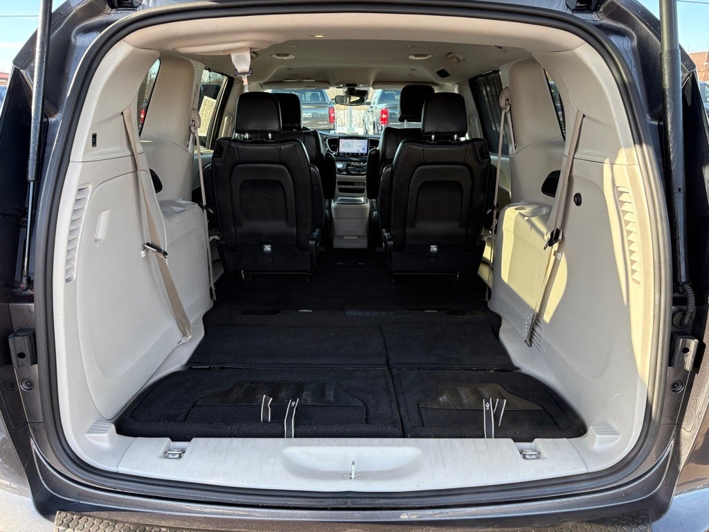 2021 Chrysler Pacifica Touring L