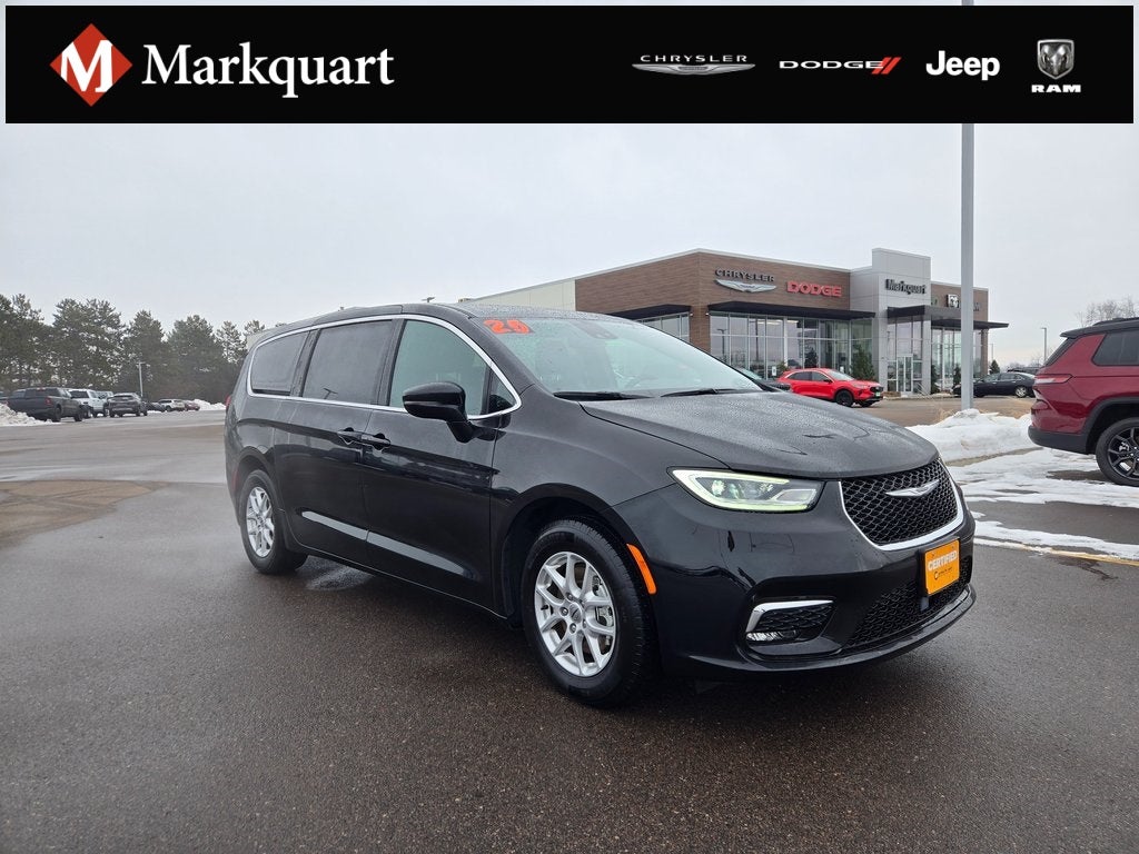 2025 Chrysler Pacifica Select