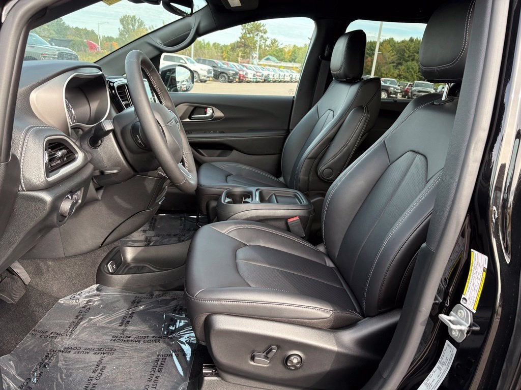 2027 Chrysler Pacifica PACIFICA SELECT