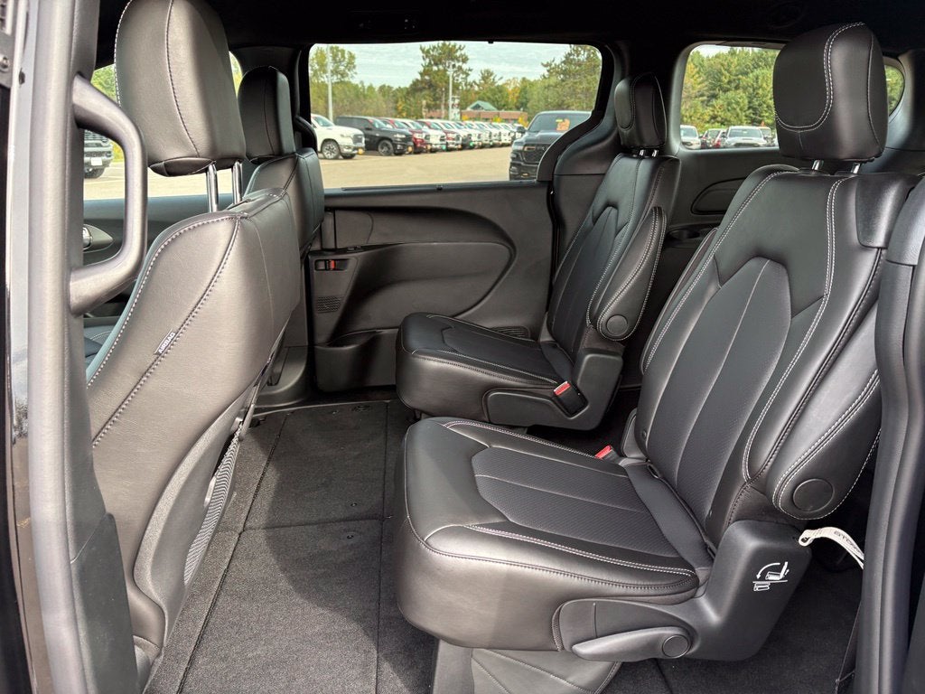 2027 Chrysler Pacifica PACIFICA SELECT