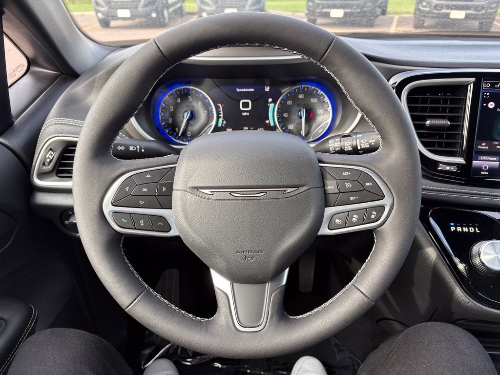 2027 Chrysler Pacifica PACIFICA SELECT