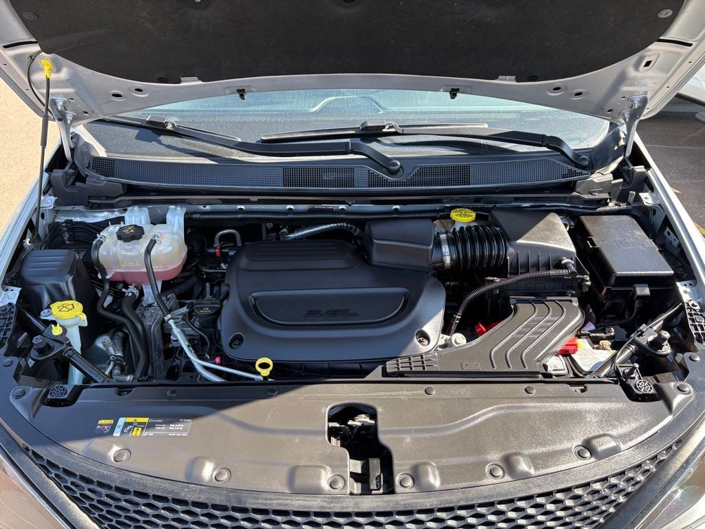 2023 Chrysler Voyager LX