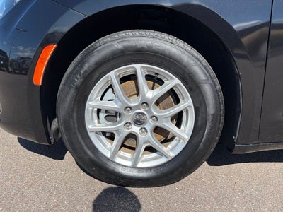 2022 Chrysler Voyager LX