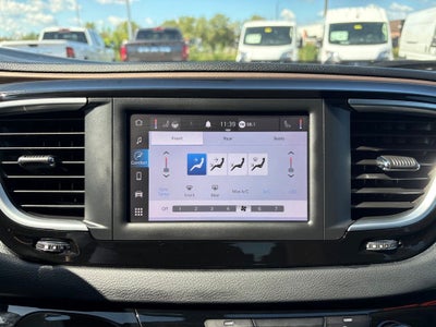 2022 Chrysler Voyager LX