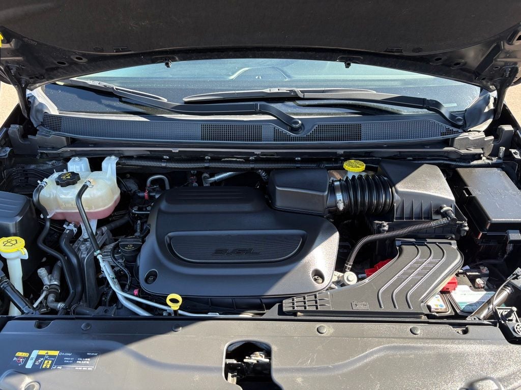 2022 Chrysler Voyager LX