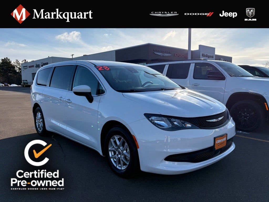 2023 Chrysler Voyager LX