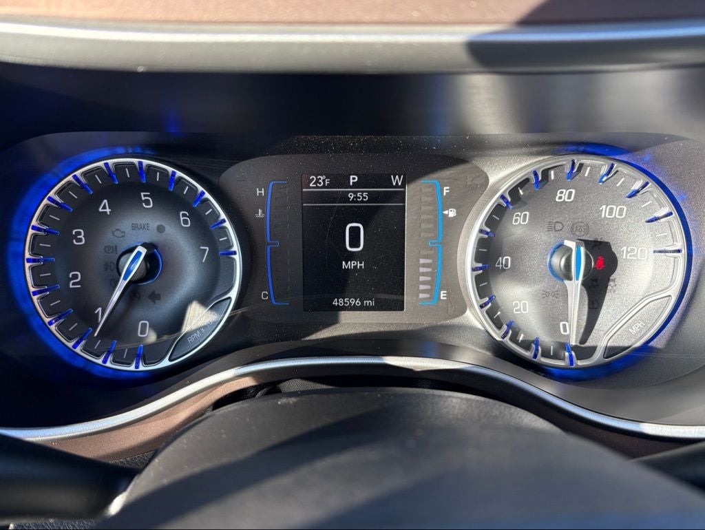 2023 Chrysler Voyager LX