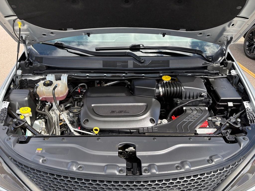 2023 Chrysler Voyager LX