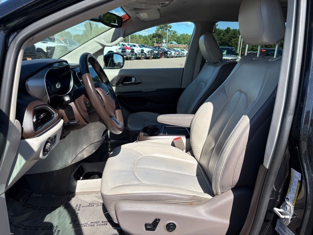 2017 Chrysler Pacifica Touring-L Plus