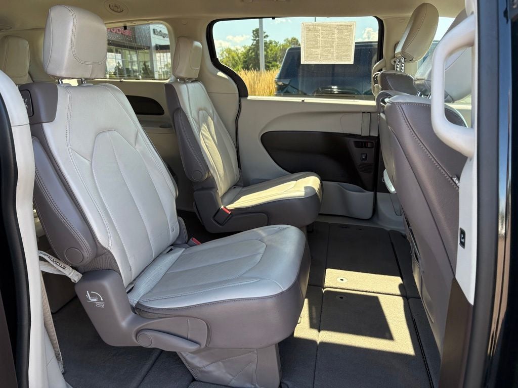2017 Chrysler Pacifica Touring-L Plus